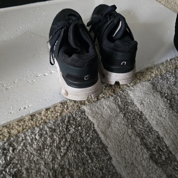 On cloud - Picture 4 of 5